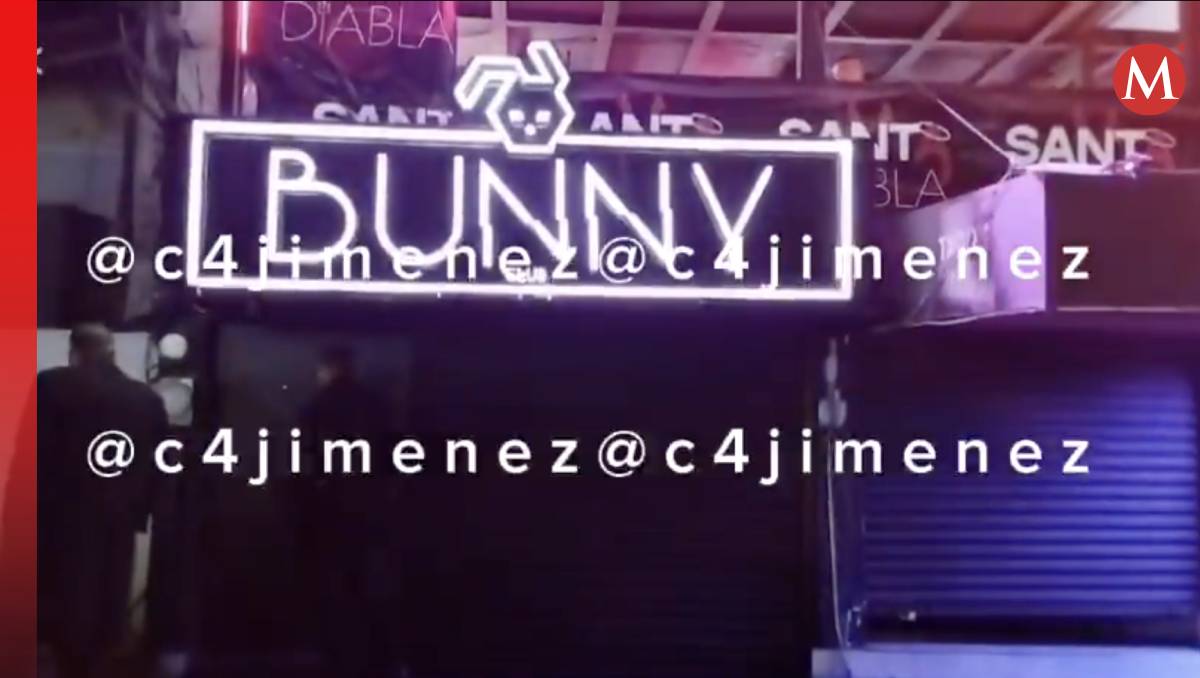 Los empleados del Bar Bunny en Satélite aseguran que están protegidos por la policía municipal. Foto: (Especial)