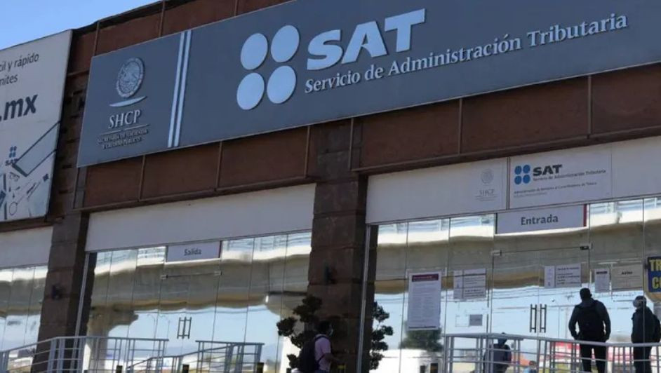 Dos ex altos mandos del Servicio de Administración Tributaria fueron vinculados a proceso por fraude