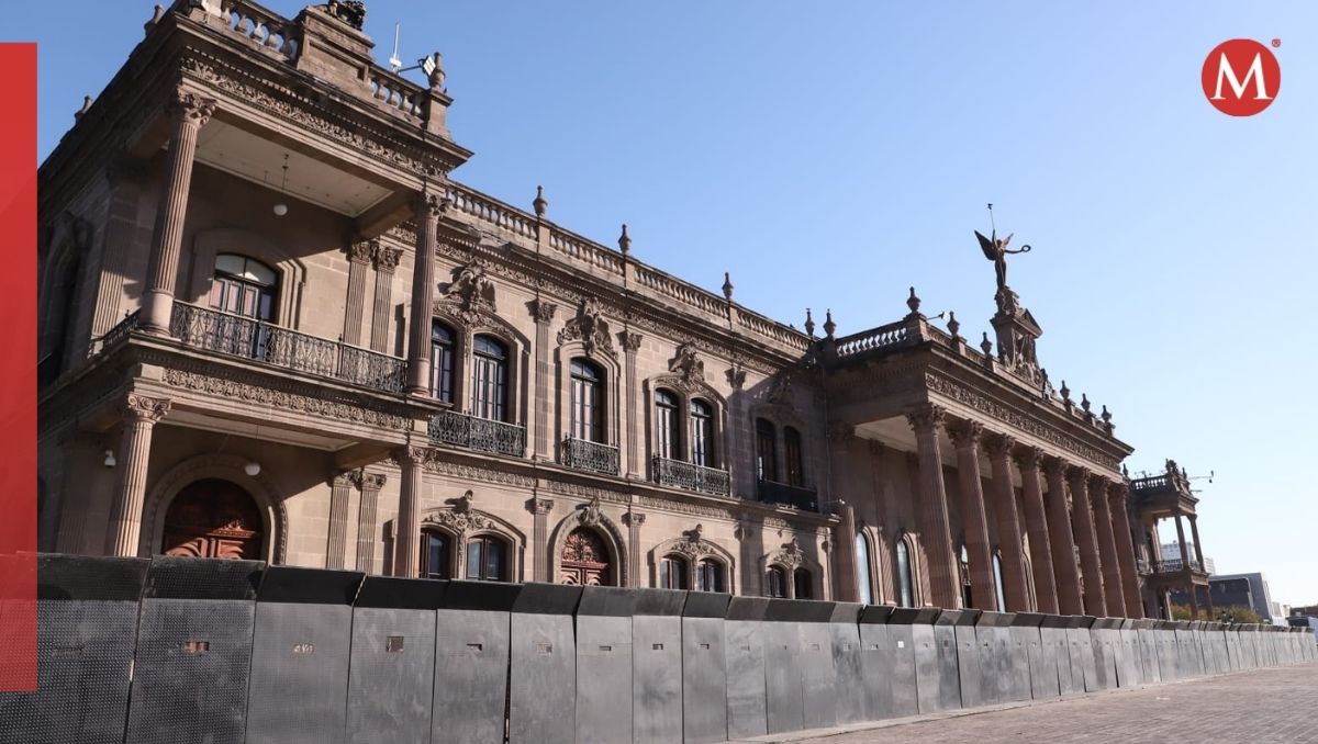 Palacio de Gobierno amanece blindado por posibles protestas / Luis Guerra.