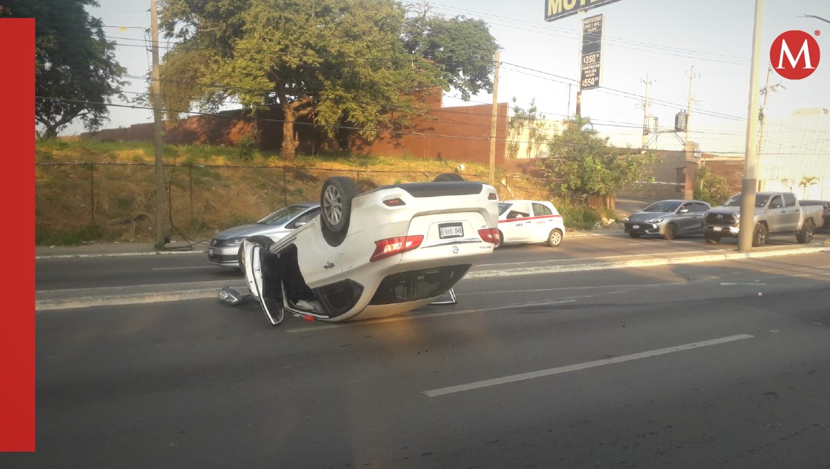 Accidente en la avenida Hidalgo de Tampico. (Jesús Alberto García)