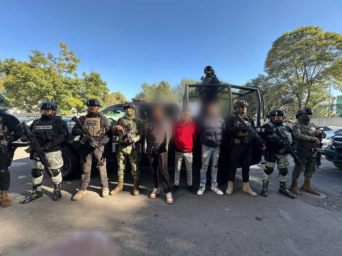 En total se detuvieron a tres personas.