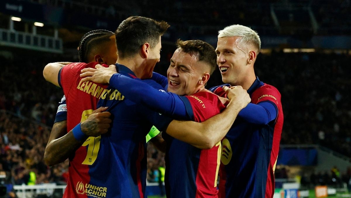 El festejo del Barcelona tras el gol 100 de Lewandowski en la Champions League (Reuters)