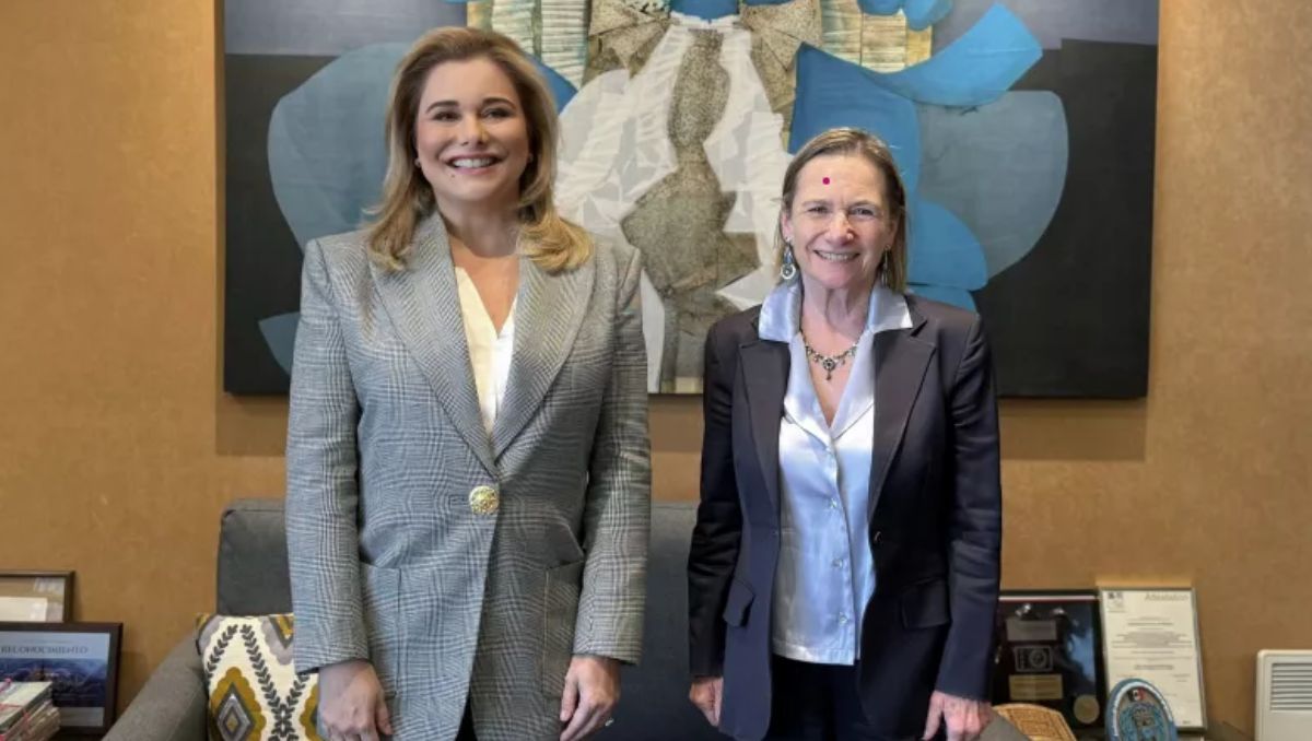 La gobernadora de Chihuahua Maru Campos y la embajadora Delphine Borione durante su reunión en la Ciudad de México. | Especial