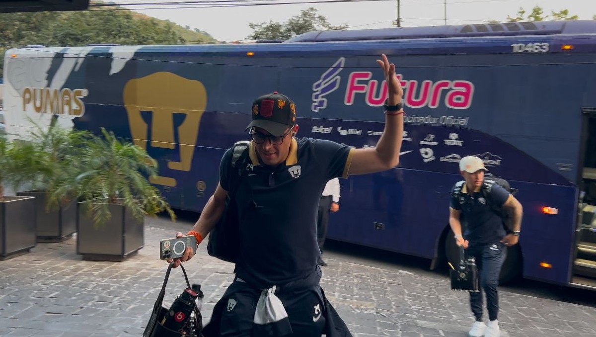 Pumas tiene discreta llegada a Monterrey para los cuartos de final (
