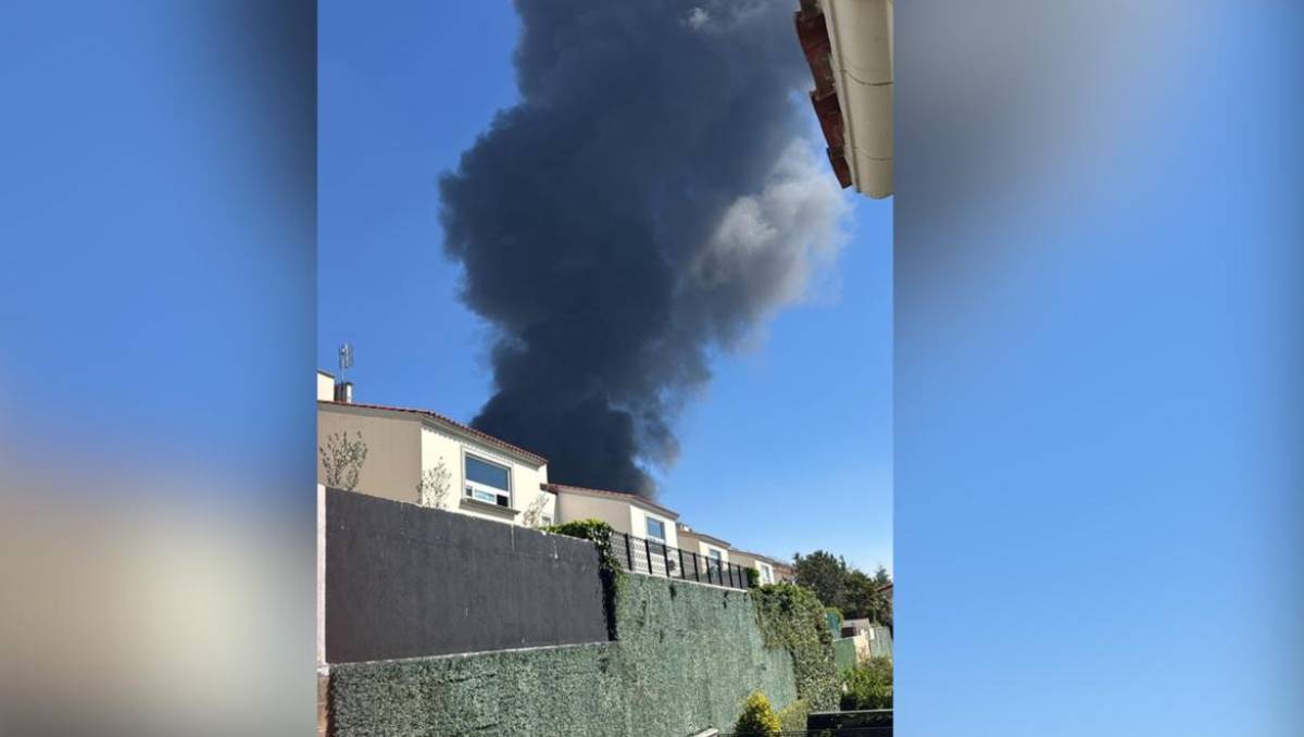Fuerte explosión se registró en la salida hacia Madín de la carretera Chamapa-Lechería. Especial