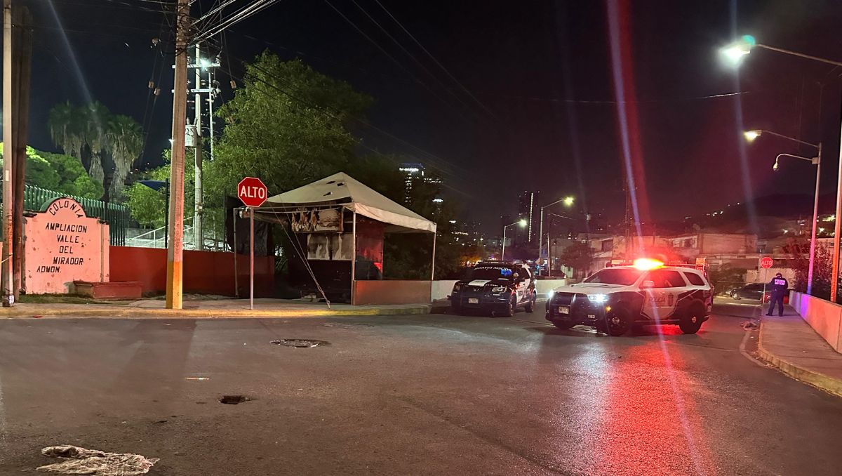 Los policías municipales acordonaron el área donde ocurrió el crimen | Leyda Estrada