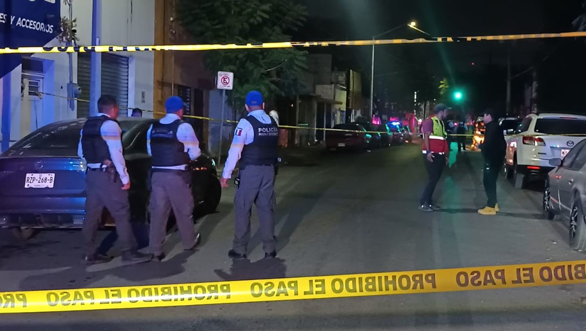 Hasta el sitio acudieron elementos de la Policía de Monterrey, Cruz Roja, Protección Civil Monterrey y agentes ministeriales. Israel Santacruz