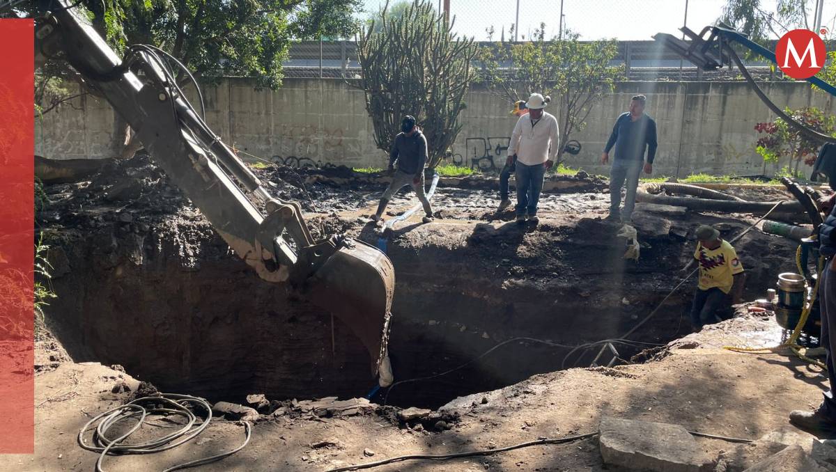 Autoridades inician reparación de socavón en la avenida Pirules, Ecatepec. | Especial