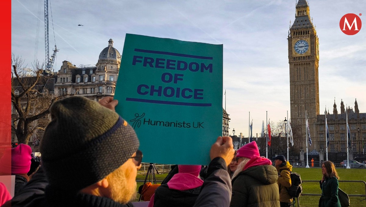 Manifestaciones que apoyan el suicidio asistido a las puertas del Parlamento británico en Londres mientras se debate la propuesta de ley | EFE