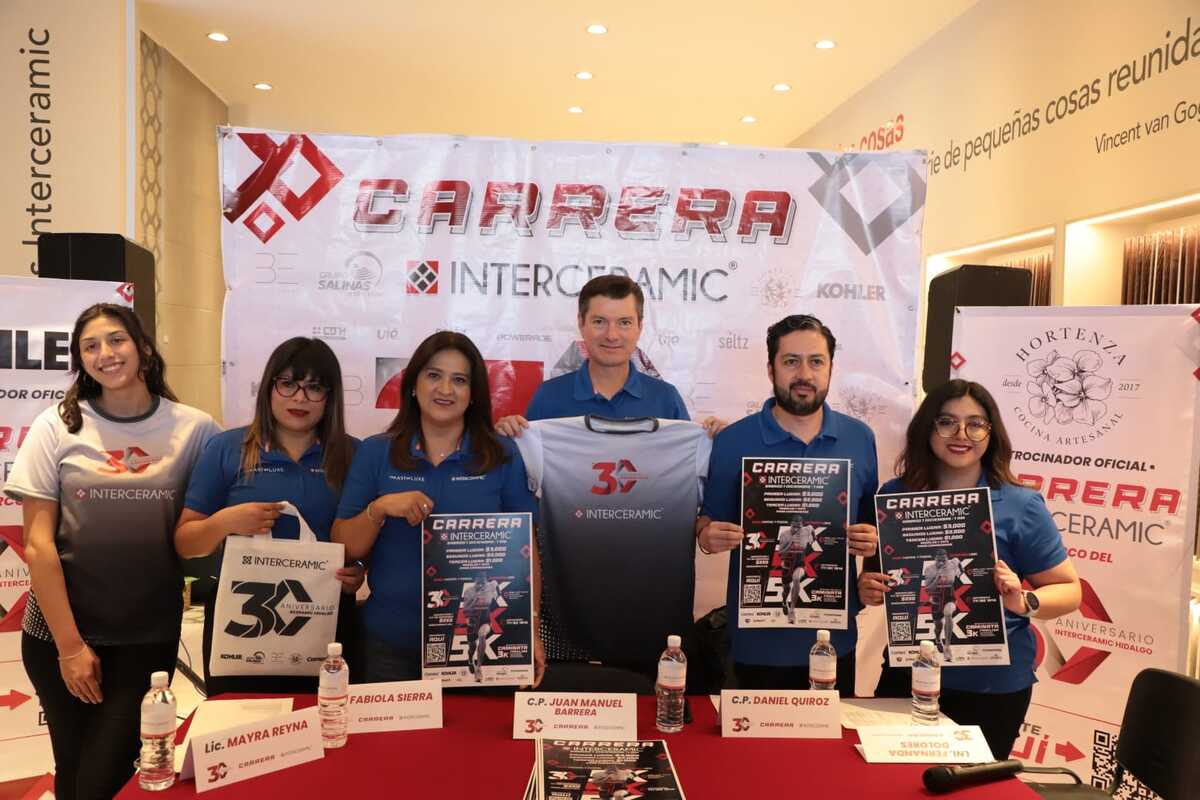 Los organizadores de la competencia, en el evento de presentación. ARTURO VALDEZ