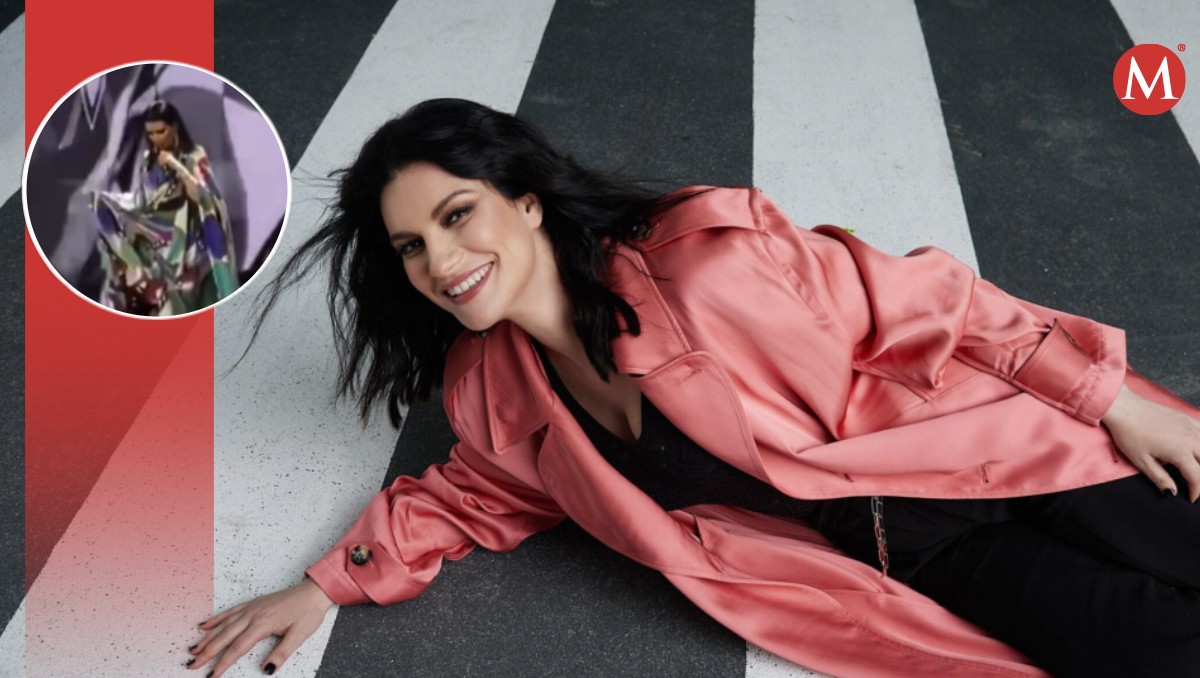 Laura Pausini continuó cantando a pesar de la caída.
