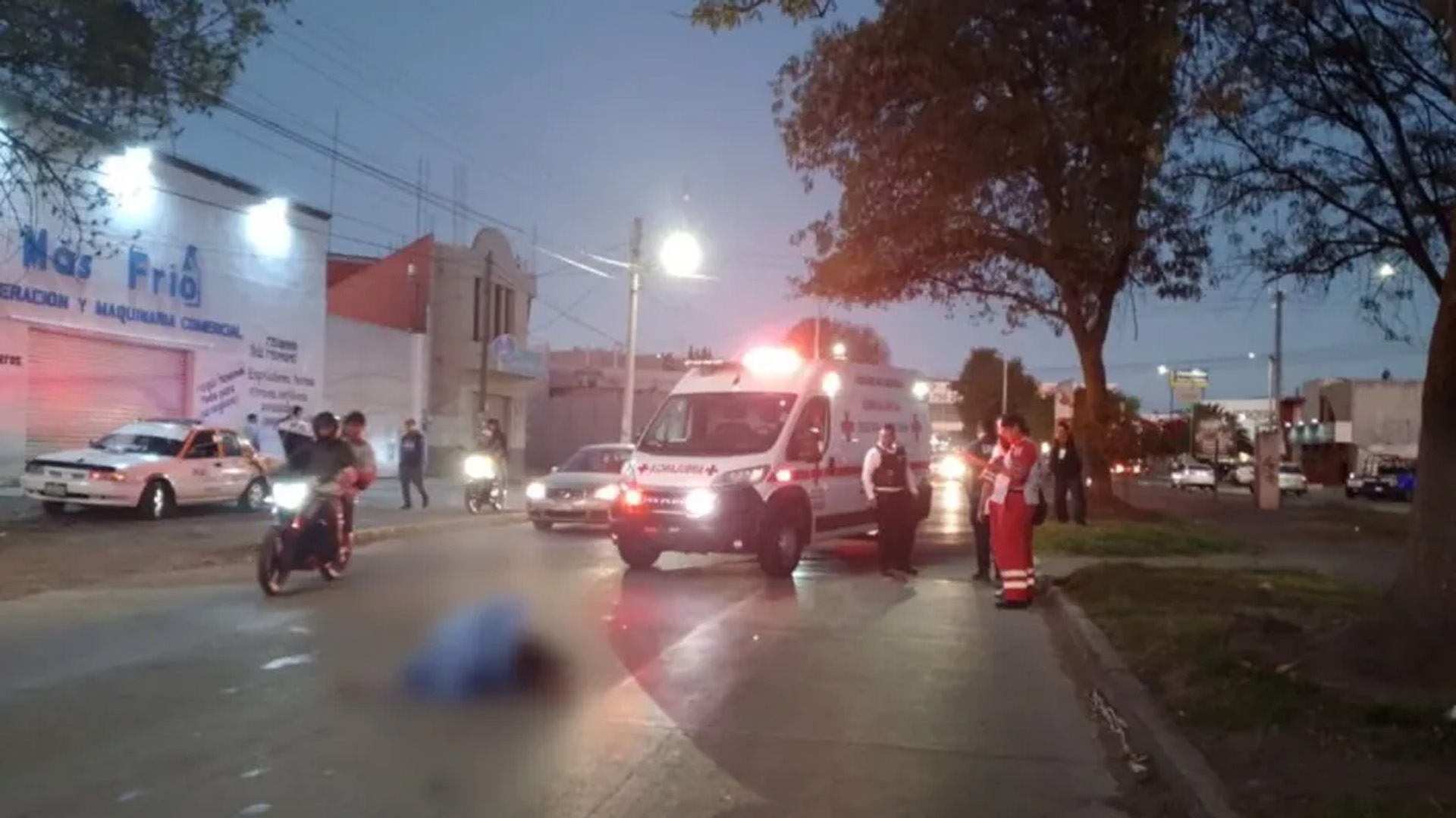 Hombre se lanza contra camión para ser atropellado en Tulancingo, Hidalgo