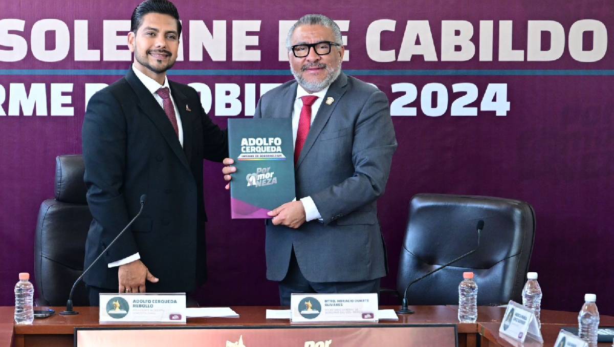 Horacio Duarte Olivares asiste al Tercer Informe de Gobierno de Adolfo Cerqueda, en Nezahualcóyotl. Foto: (Especial)