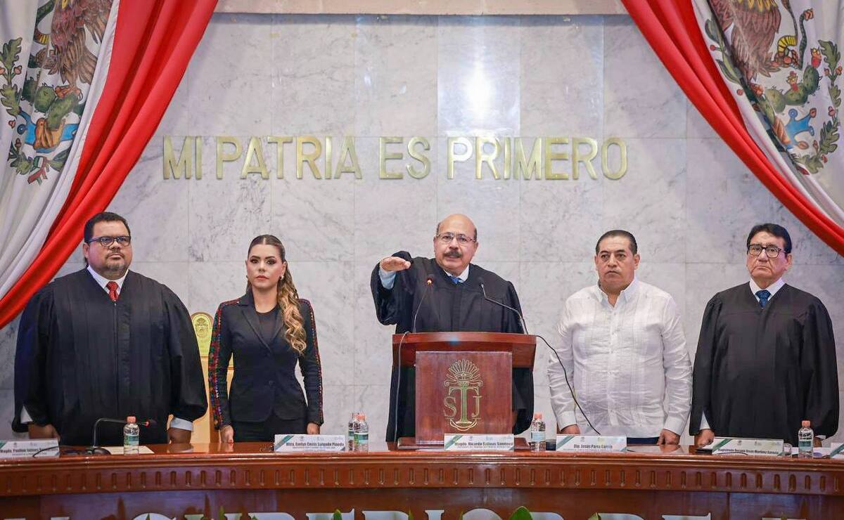 Toma de posesión de Ricardo Salinas Sandoval | Foto: Especial