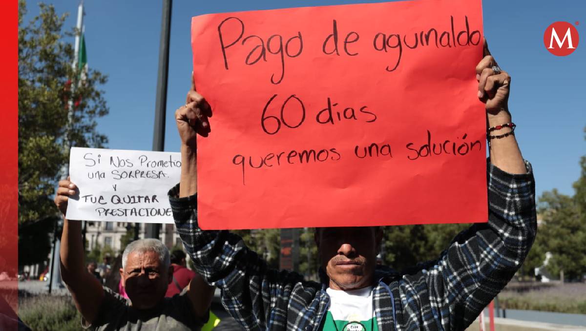 Bomberos de Toluca piden pago digno, justo y puntual por su trabajo. Foto: (Tania Contreras)
