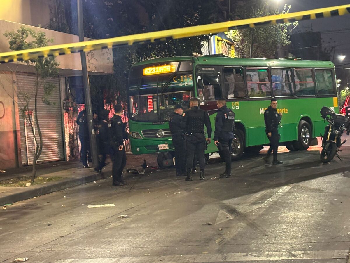 El chofer de la unidad de transporte público se dio a la fuga. (Roberto Hurtado)