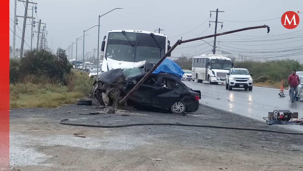 El conductor perdió el control del volante por el exceso de velocidad y el pavimento resbaladizo | Agustín Martínez