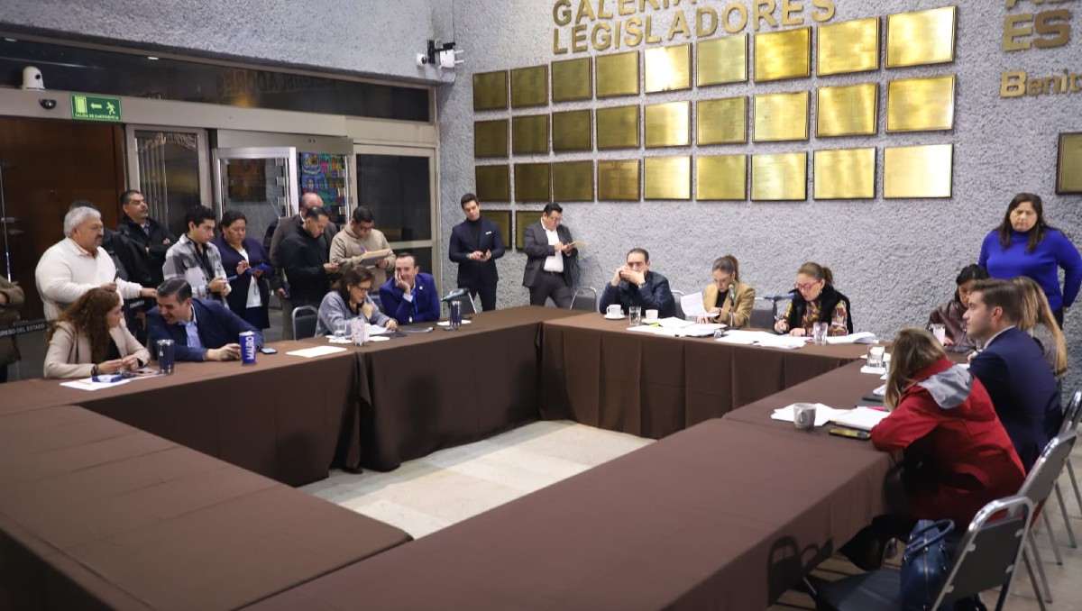 La aprobación se dio con seis votos de los diputados locales del PRI y  PAN, contra 5 abstenciones de MC, PVEM, y Morena. Foto: Luis Guerra