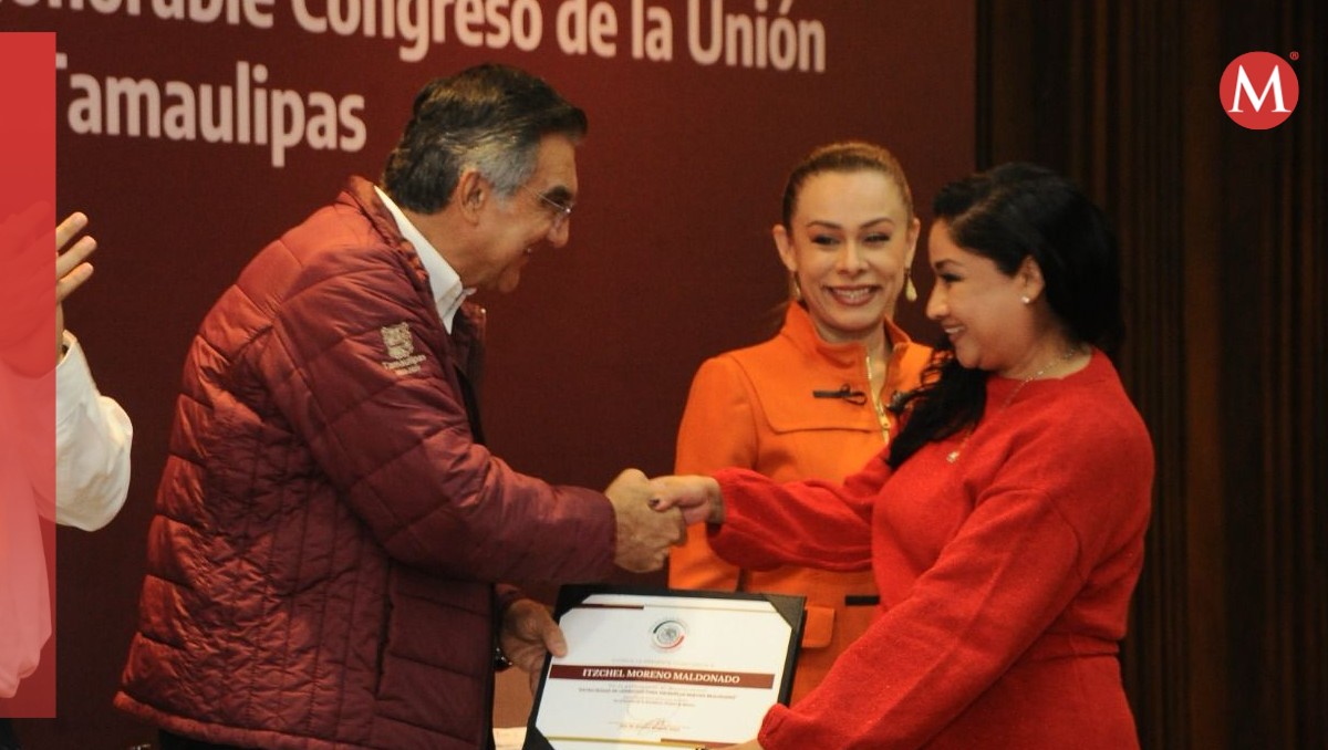 El gobernador de Tamaulipas, Américo Villarreal etregó reconocimientos a servidores públicos