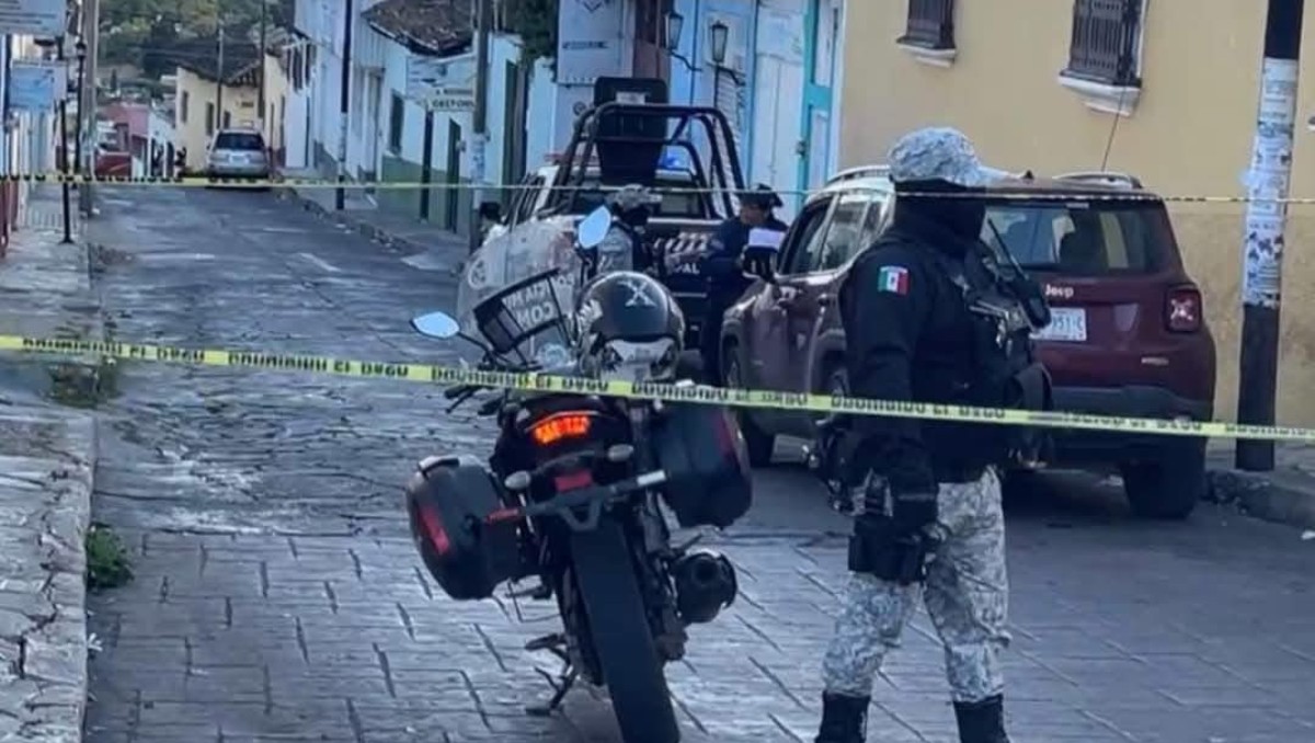 Tres sujetos encapuchados robaron en el lugar y agredieron a la guardia de seguridad. | Especial