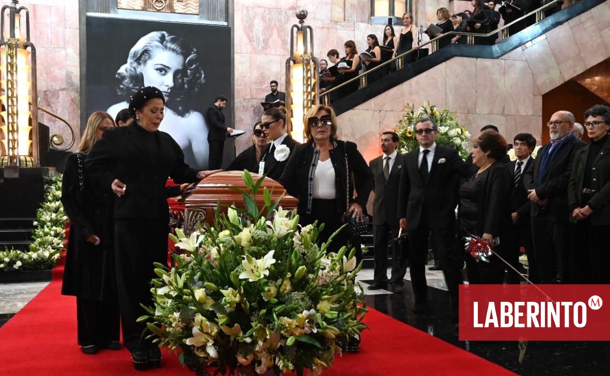 Homenaje póstumo a Silvia Pinal en el Palacio de Bellas Artes. (Foto: inba.gob.mx)