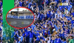 Un grupo de aficionados de Cruz Azul colocaron este sábado una pancarta con un mensaje para América frente a Coapa