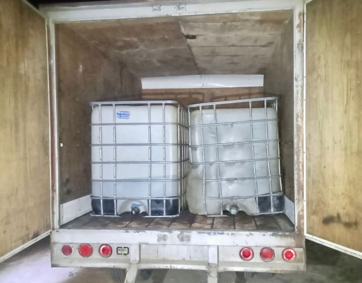 Camionetas huachicoleras en San Agustín Tlaxiaca.