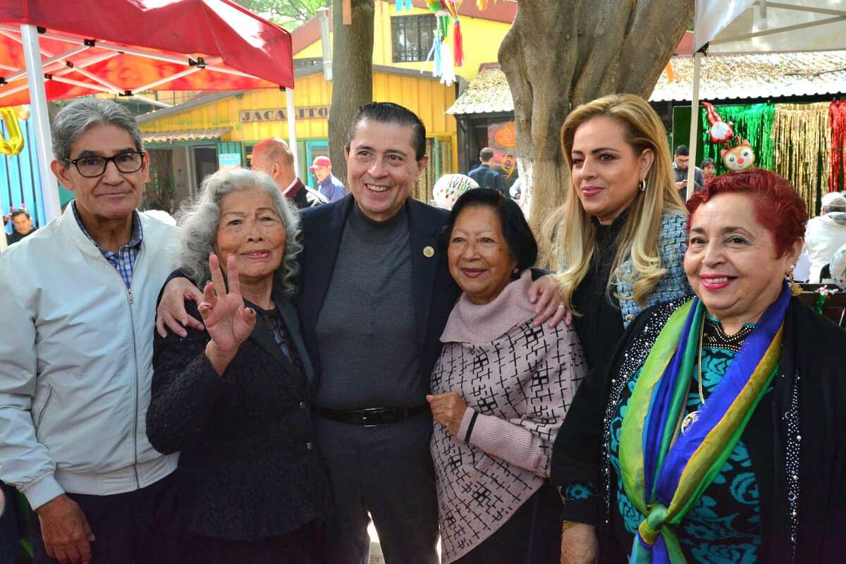 Giovani Gutiérrez reconoce trabajo de la casa del Adulto Mayor en décimo aniversario (foto: especial)