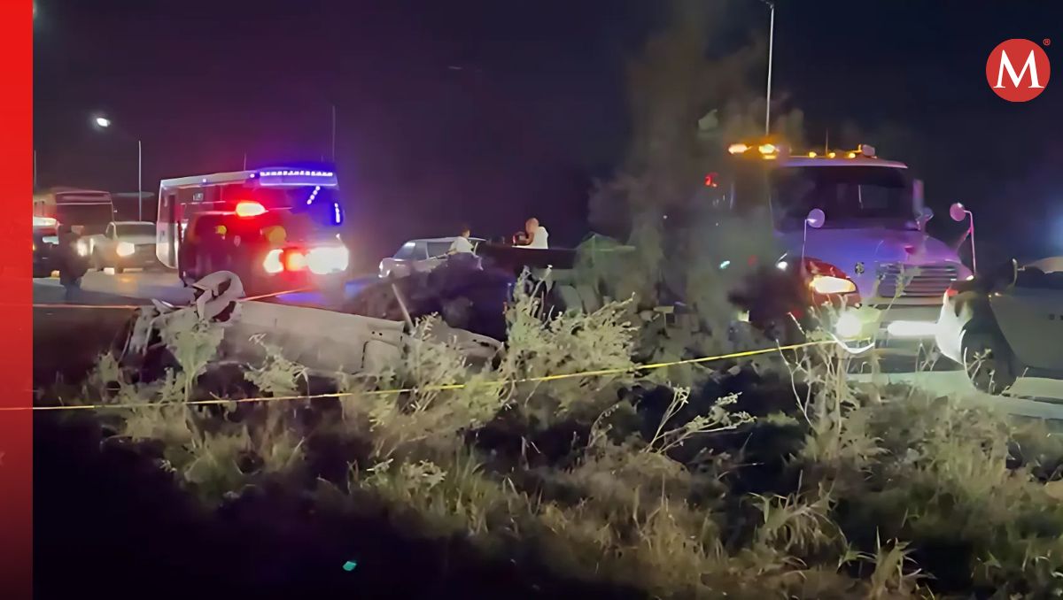 El conductor quedó en el suelo, casi junto al automóvil | Especial