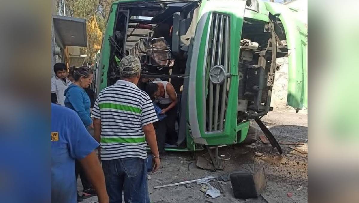 Hay 20 personas heridas por el accidente en Tlalnepantla. Foto: (Especial)