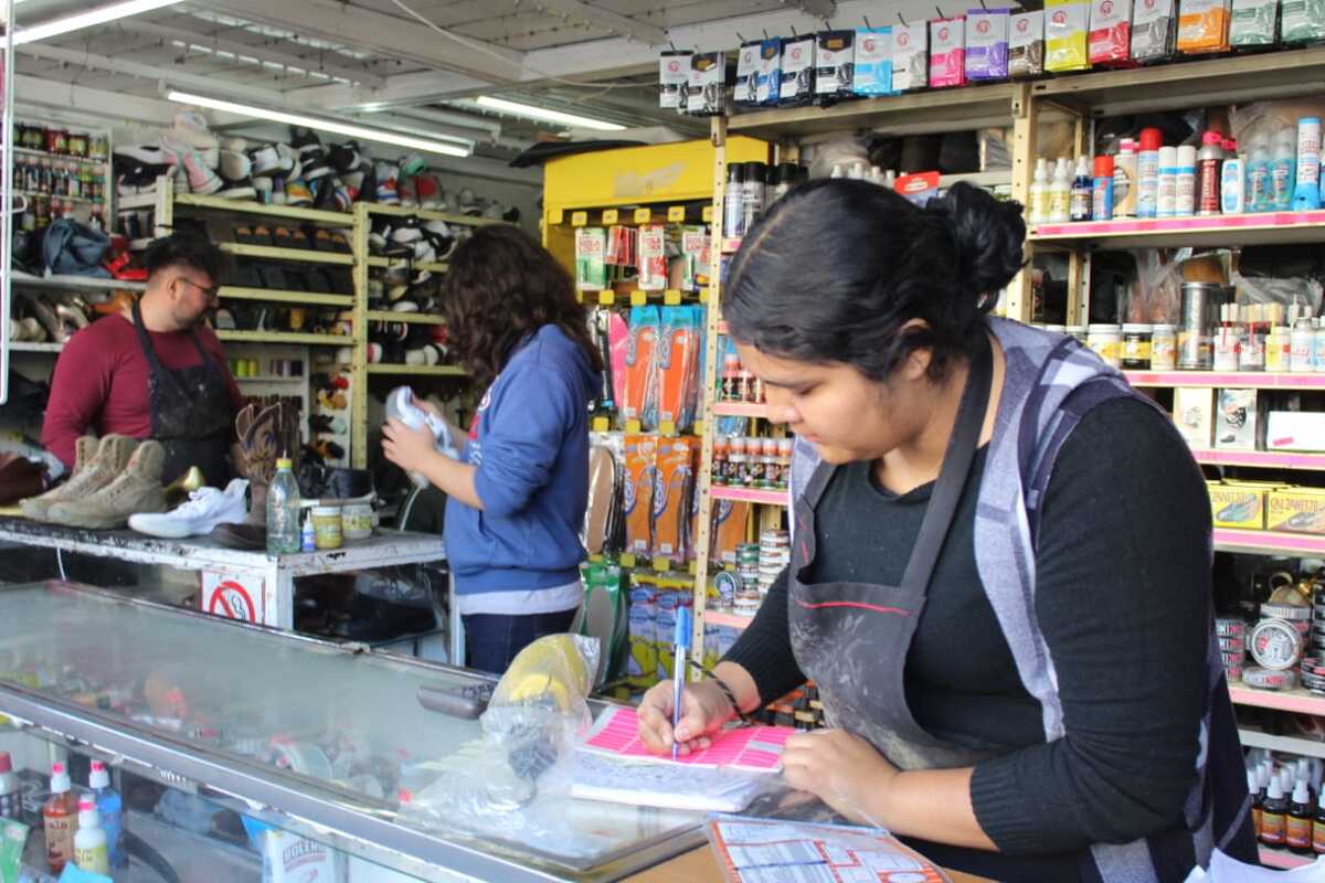 El 35.9 por ciento de La Laguna labora en el mercado informal, es decir, 207 mil 283 laguneros no cuentan con todas las prestaciones.| Verónica Rivera