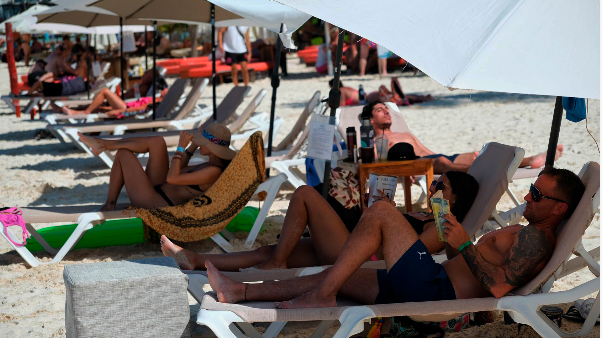 Llegada de turistas extranjeros crece 15.9% en octubre