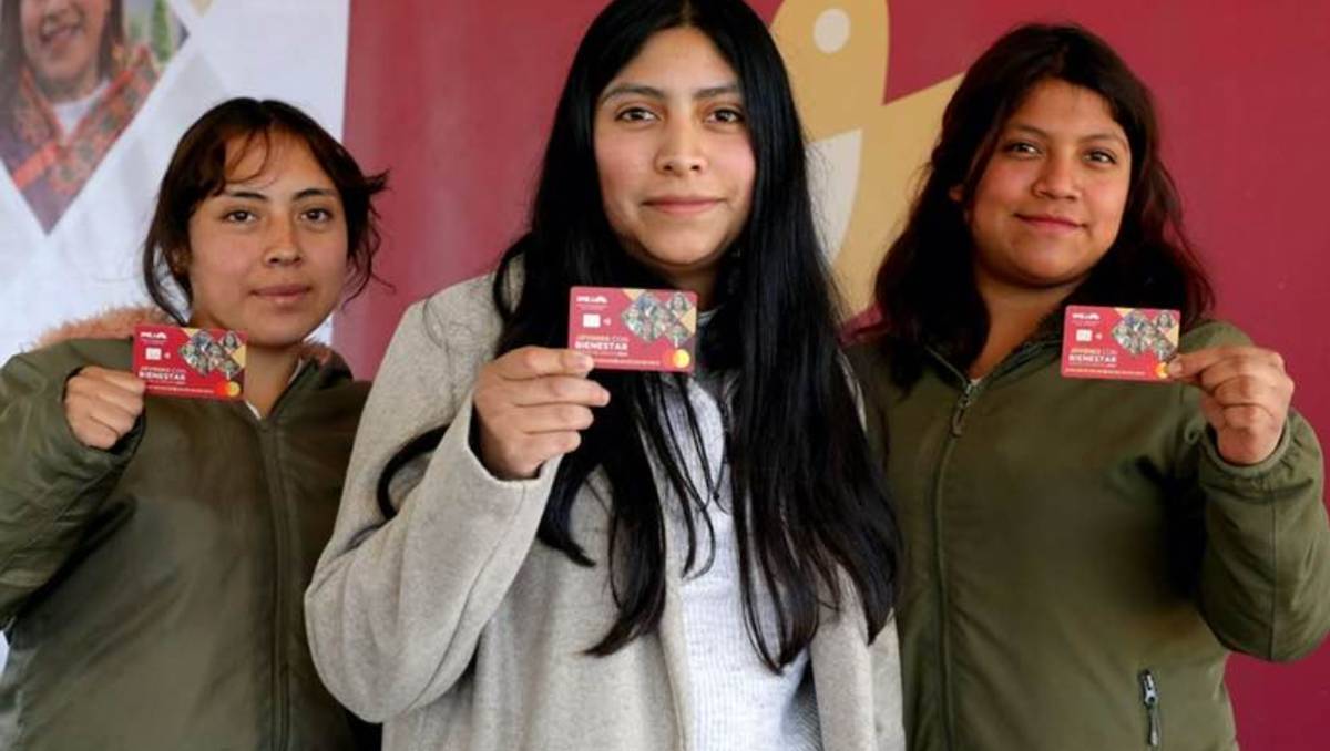 La Secretaría del Bienestar ha entregado 4 mil tarjetas "Jóvenes con Bienestar" y faltan 2 mil más para 2024.| Especial