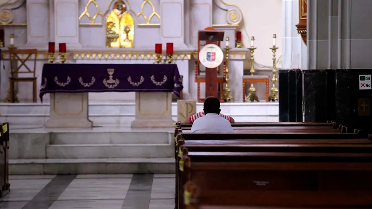 "Violencia es innegable y no desaparece diciendo que no existe": párroco Gilberto Vergara