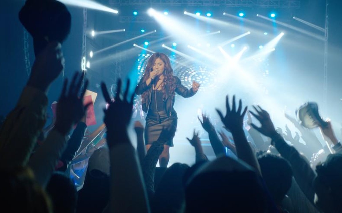 Annie González  interpreta a Jenni RIvera en la película de Vix. FOTO: Especial