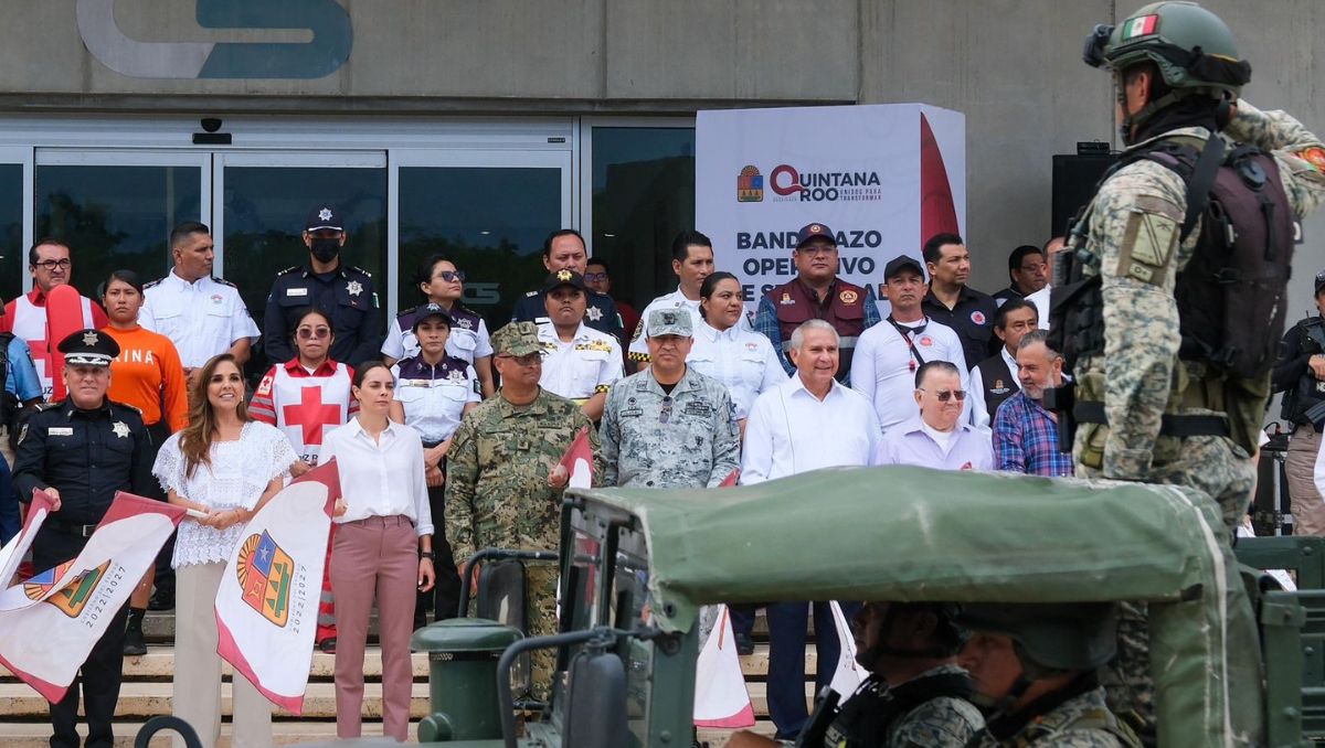 Lezama da banderazo a operativo de seguridad vacacional para protección y seguridad de locales, visitantes y turistas, en Quintana Roo. | Especial