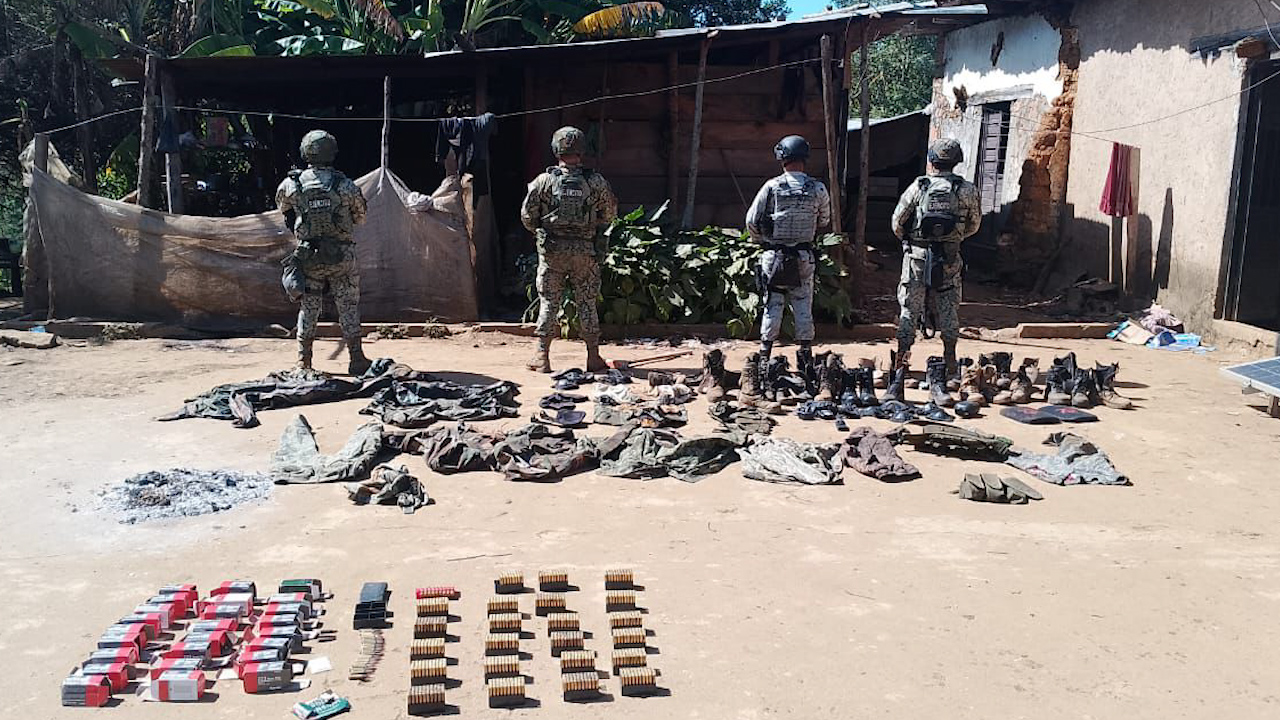 En operativo, aseguran armas de fuego y cartuchos en Pantelhó, Chiapas