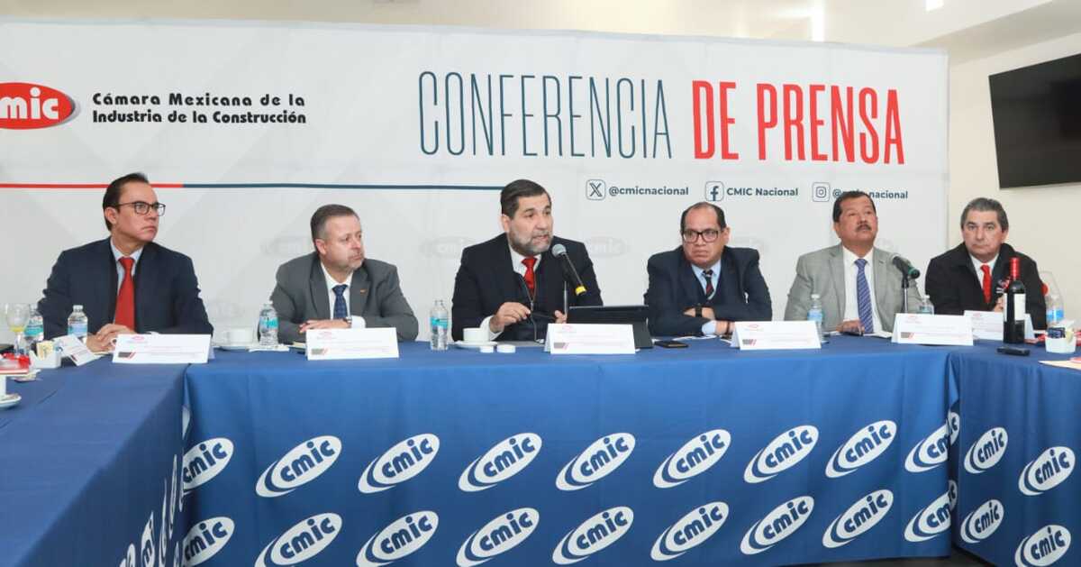 El presidente de la CMIC, Luis Méndez Jared, destaca los retos y oportunidades para la industria de la construcción en 2024.  Foto: Especial