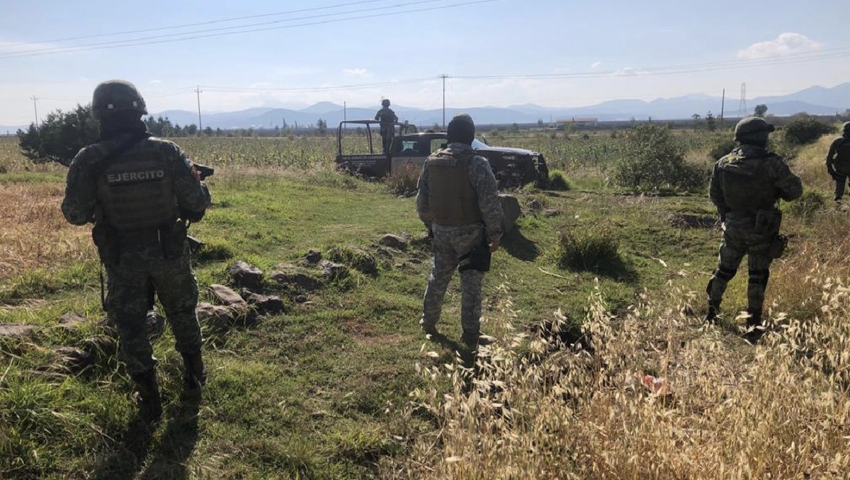 Las autoridades decomisaron y recuperaron diversas armas, drogas y herramientas del crimen. | Especial