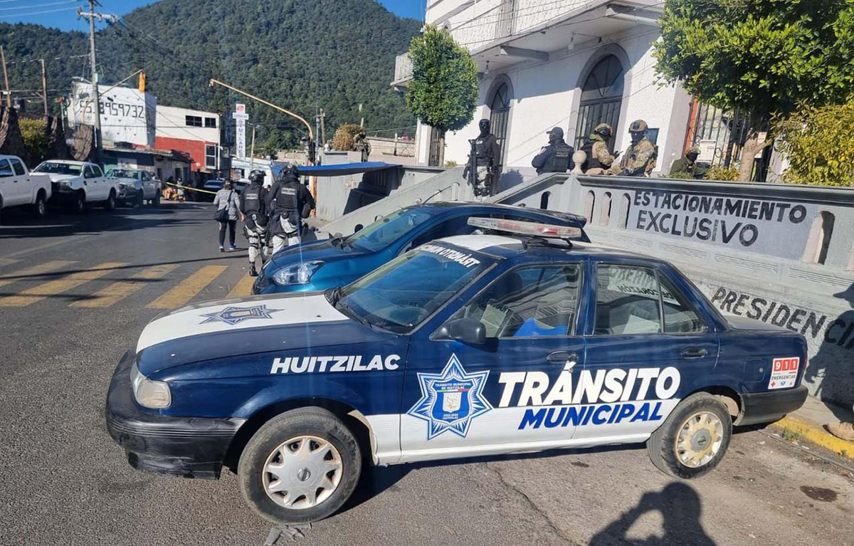 En un cateo en la policía vial, con apoyo de GN y Defensa, se aseguró el vehículo implicado y se detuvo a dos policías. | Especial