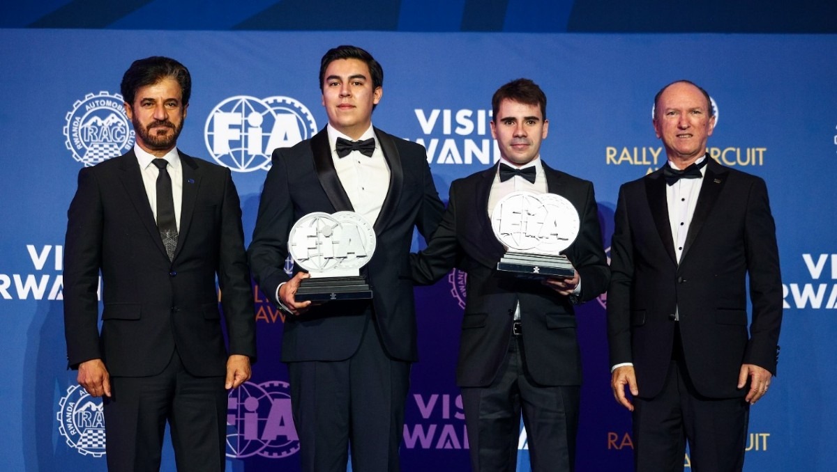 Alejandro Mauro recibe el premio de campeón del FIA NACAM Rally Championship 2024 (Cortesía)