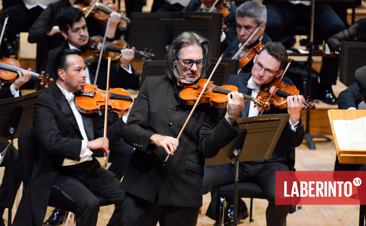 El violinista Leonidas Kavakos con la Orquesta Filarmónica de la UNAM. (OFUNAM)