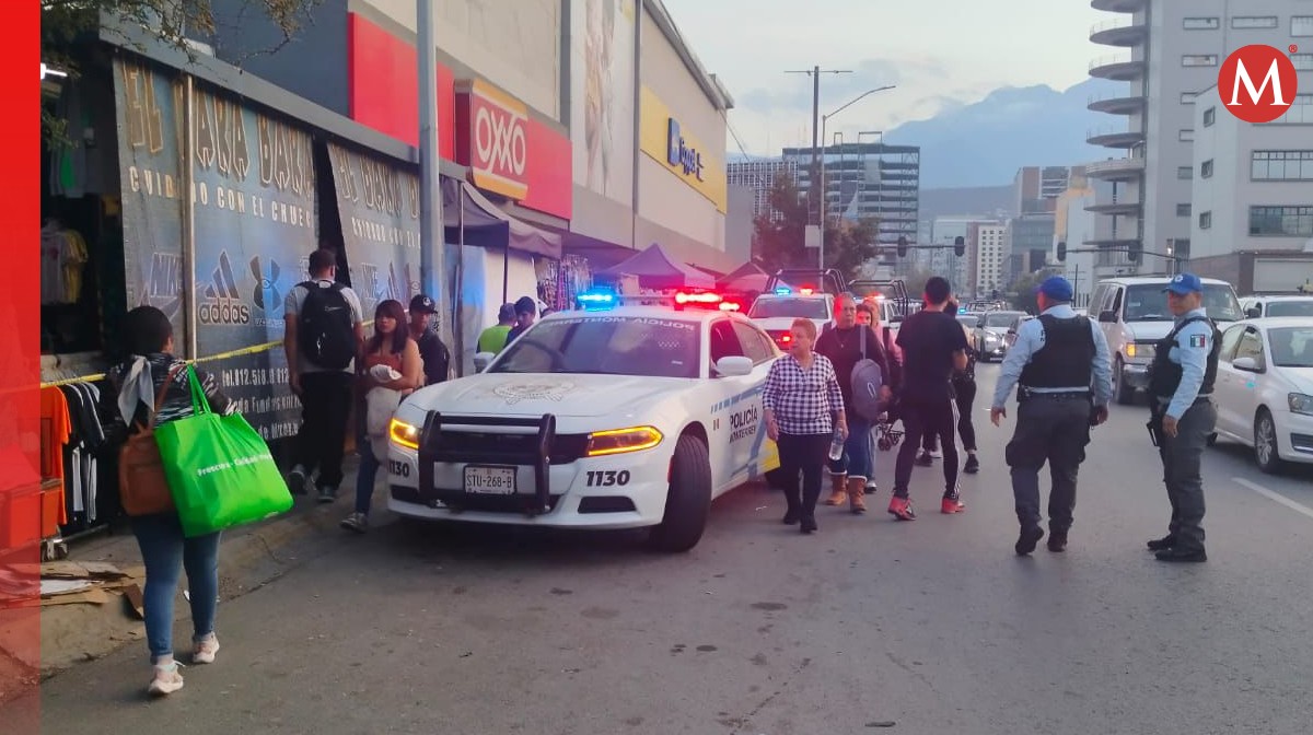 Matan a hombre en el Centro de Monterrey. Foto:  Susana Paredes