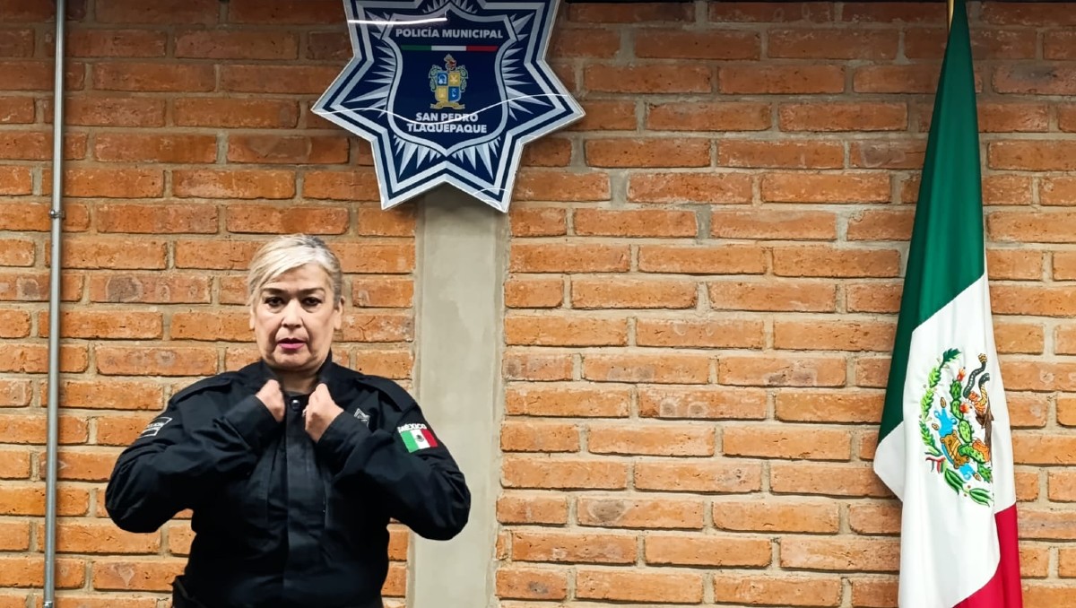 La oficial Eunice Hernández lleva más de 20 años dan do el ejemplo en la policía de Tlaquepaque (Vicente Torres Alfaro)