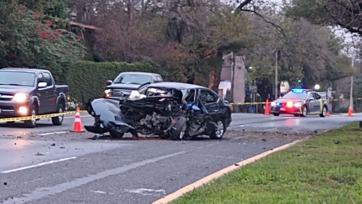 El conductor quedó atrapado en su asiento tras el fuerte impacto | Israel Santacruz