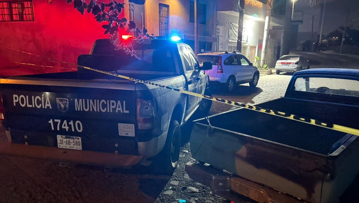 Autoridades resguardan lugar donde hombre fue hallado muerto en Tlaquepaque (Vicente Torres Alfaro)