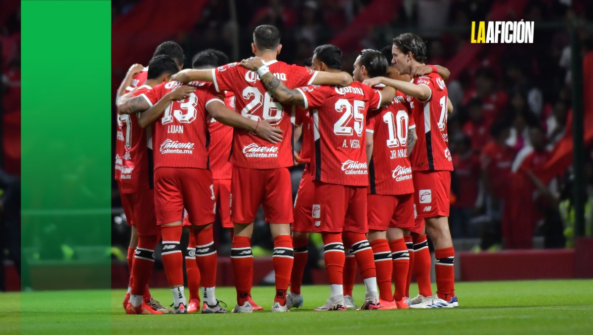 Jugadores del Toluca durante partido en el Estadio Nemesio Diez (Imago7)