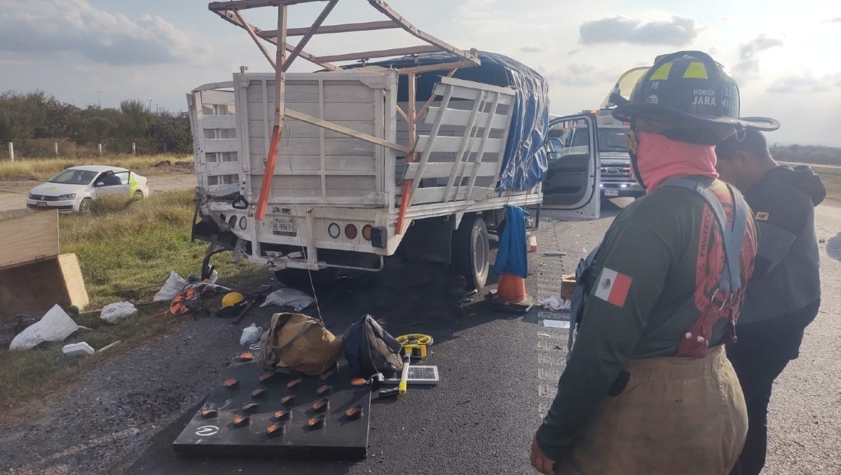 El accidente se registró en la carretera libre a Laredo, en el municipio de Salinas Victoria. Foto: Erik Solheim Rocha