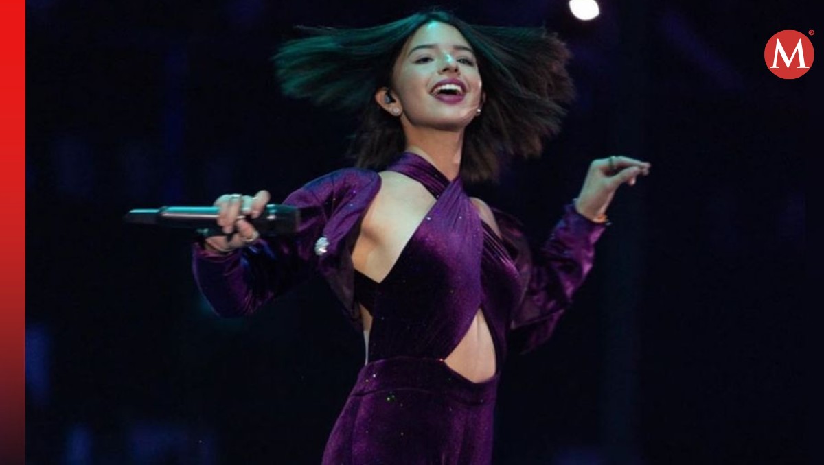 Ángela Aguilar vuelve a la polémica por cantar tema de Selena Quintanilla.