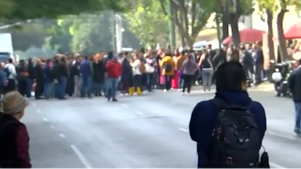 Personal del SNTE bloquea Fray Servando e Isabel la Católica en CdMx